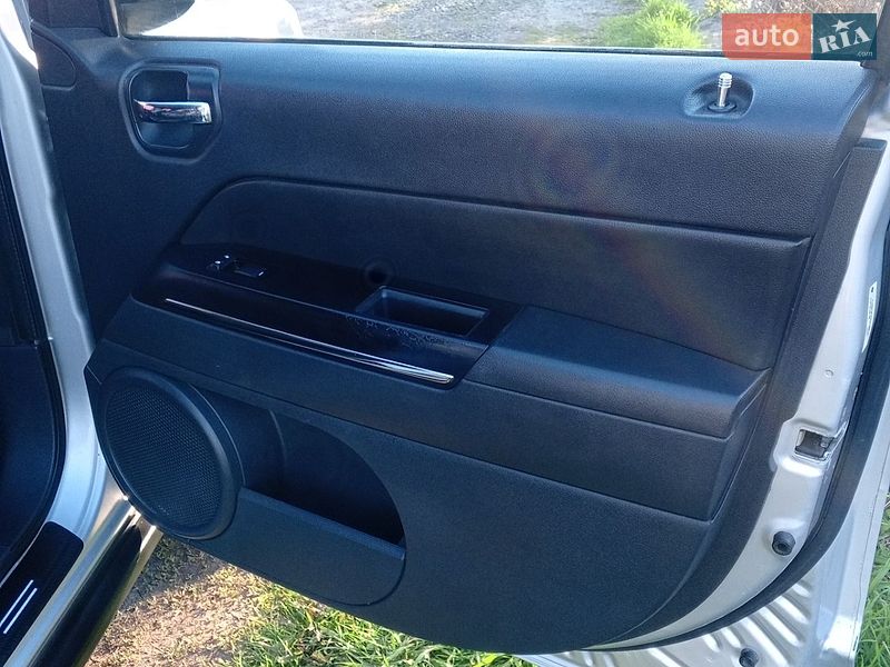 Внедорожник / Кроссовер Jeep Compass 2011 в Козельщине