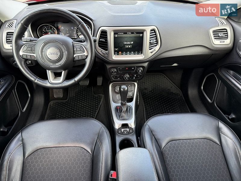 Внедорожник / Кроссовер Jeep Compass 2017 в Киеве