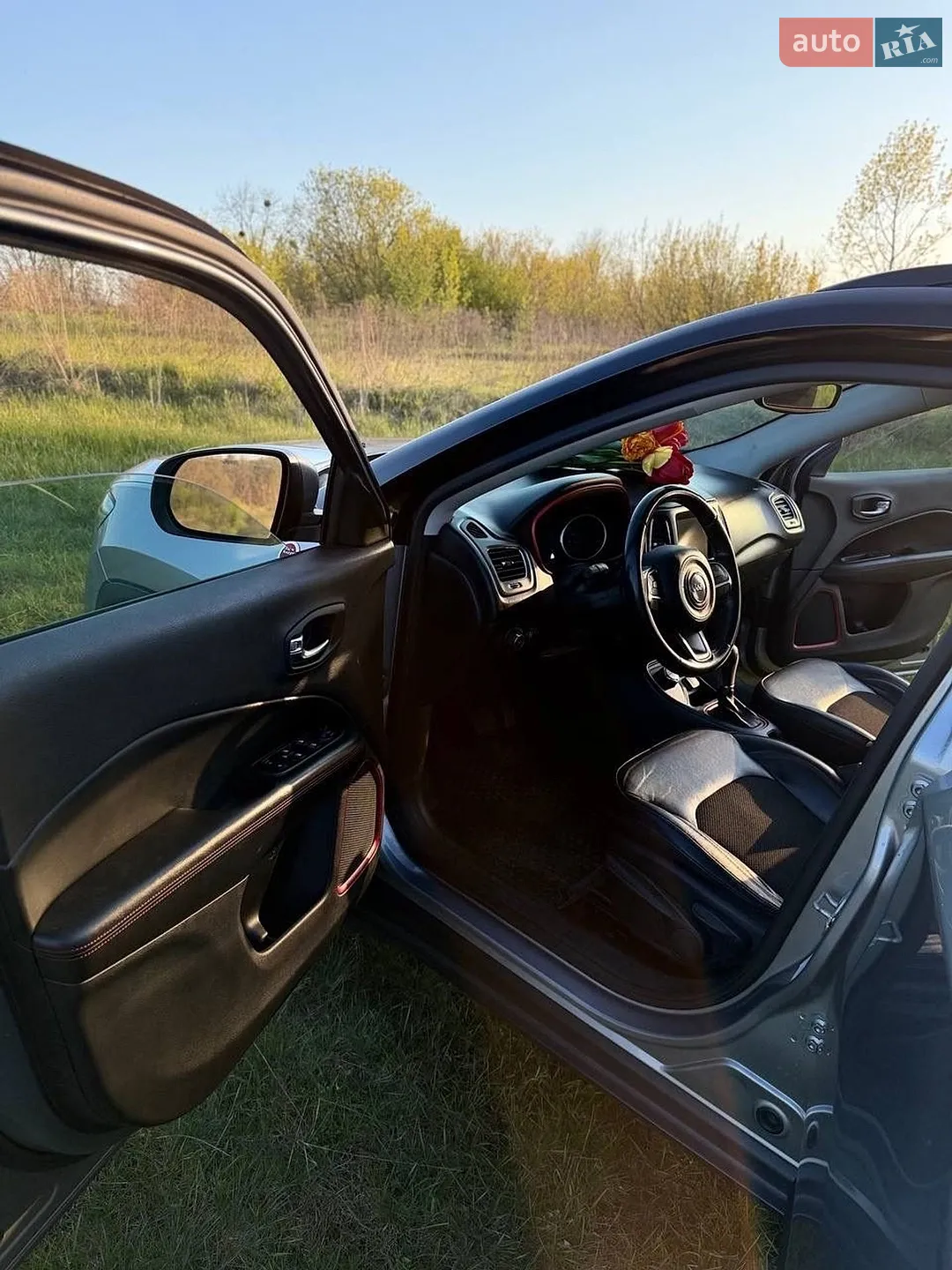 2020 Jeep Compass - мініатюра 3