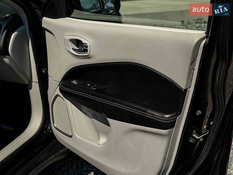 Позашляховик / Кросовер Jeep Compass 2019 в Чернівцях