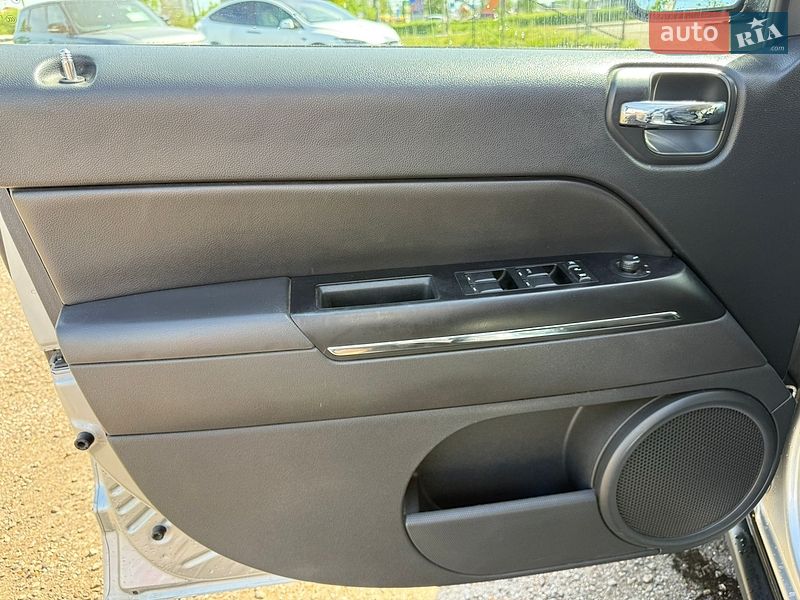 Позашляховик / Кросовер Jeep Compass 2011 в Києві