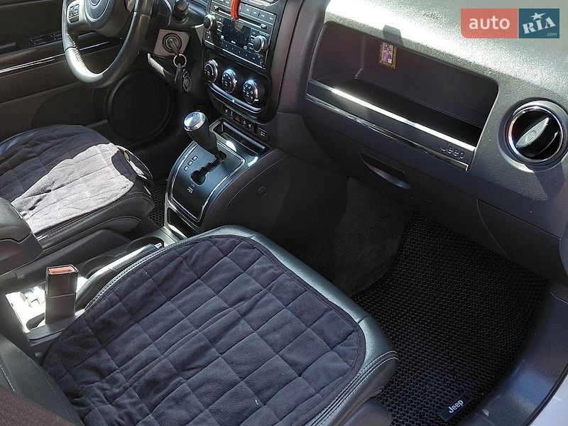 Внедорожник / Кроссовер Jeep Compass 2012 в Тячеве