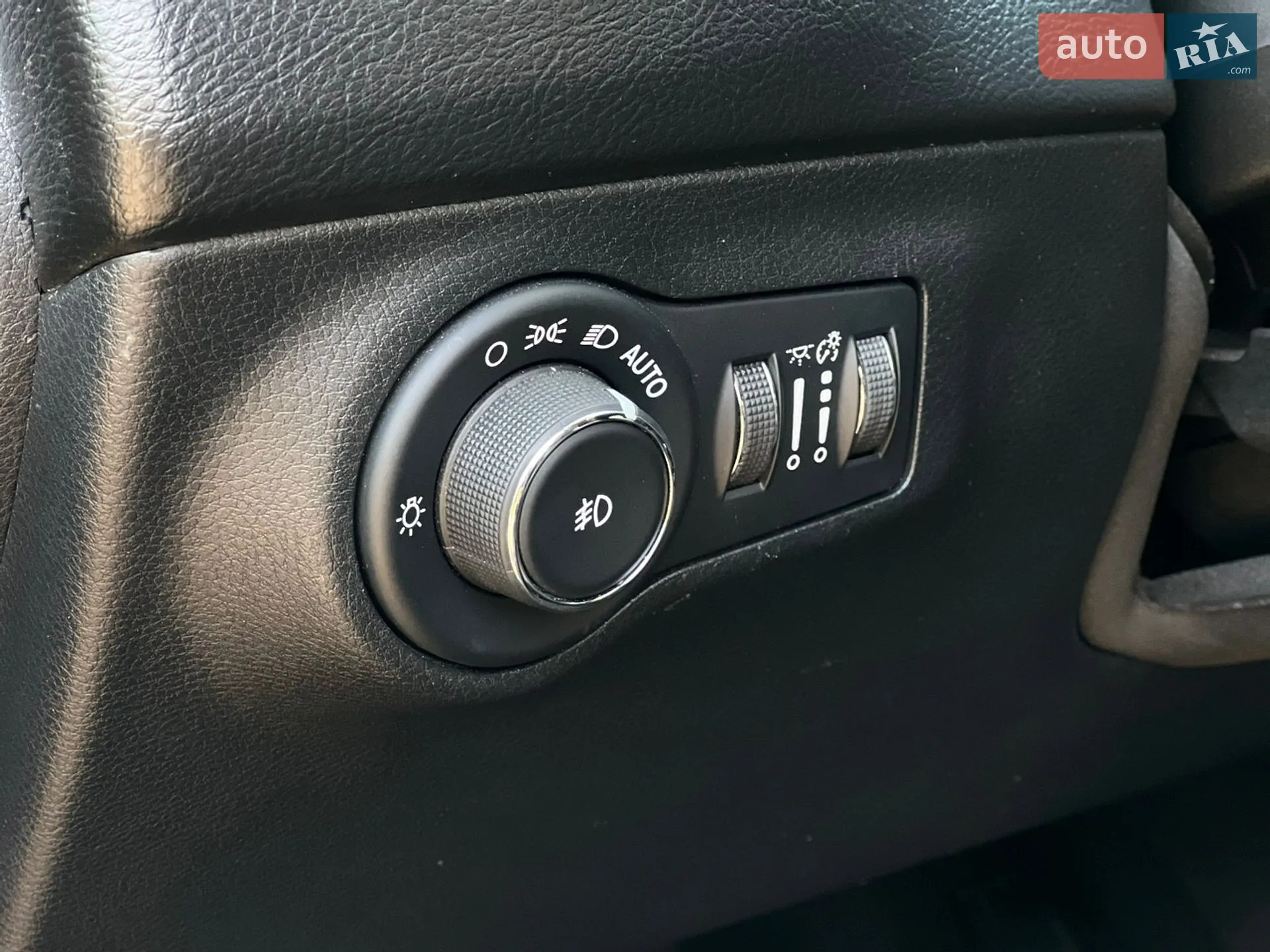 2017 Jeep Compass - мініатюра 36