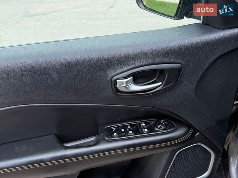 Позашляховик / Кросовер Jeep Compass 2021 в Житомирі