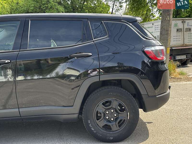 Внедорожник / Кроссовер Jeep Compass 2017 в Киеве