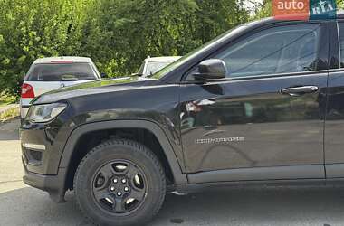 Внедорожник / Кроссовер Jeep Compass 2017 в Киеве