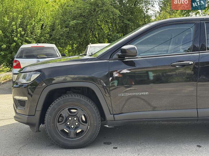 Внедорожник / Кроссовер Jeep Compass 2017 в Киеве