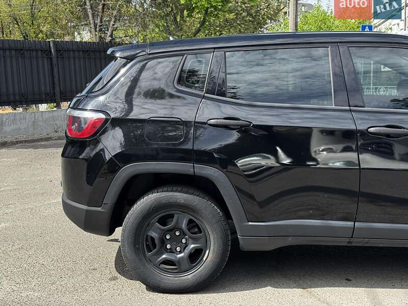 Внедорожник / Кроссовер Jeep Compass 2017 в Киеве