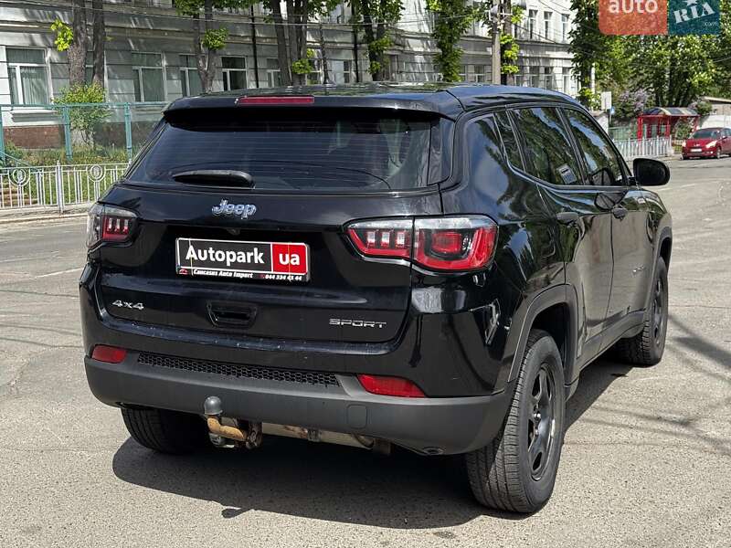 Внедорожник / Кроссовер Jeep Compass 2017 в Киеве