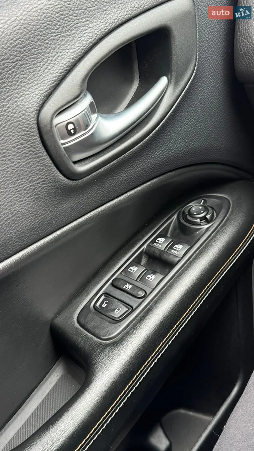 2017 Jeep Compass - мініатюра 13