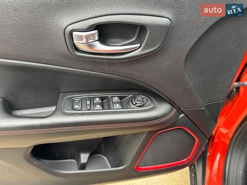 Внедорожник / Кроссовер Jeep Compass 2019 в Киеве