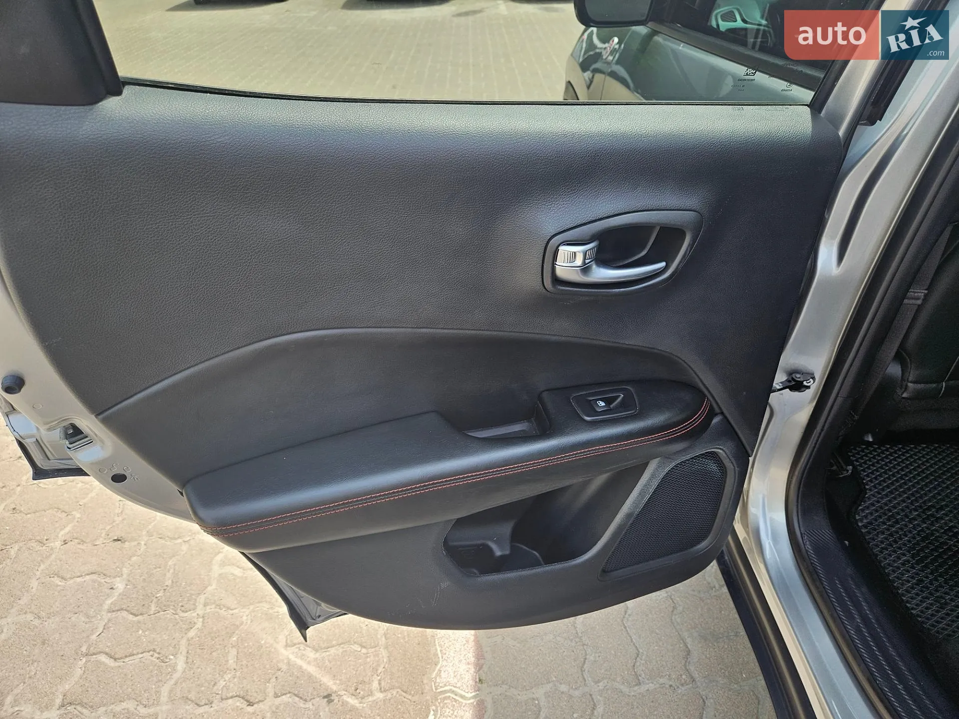 2020 Jeep Compass - мініатюра 24