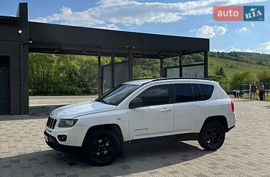 Внедорожник / Кроссовер Jeep Compass 2012 в Воловце