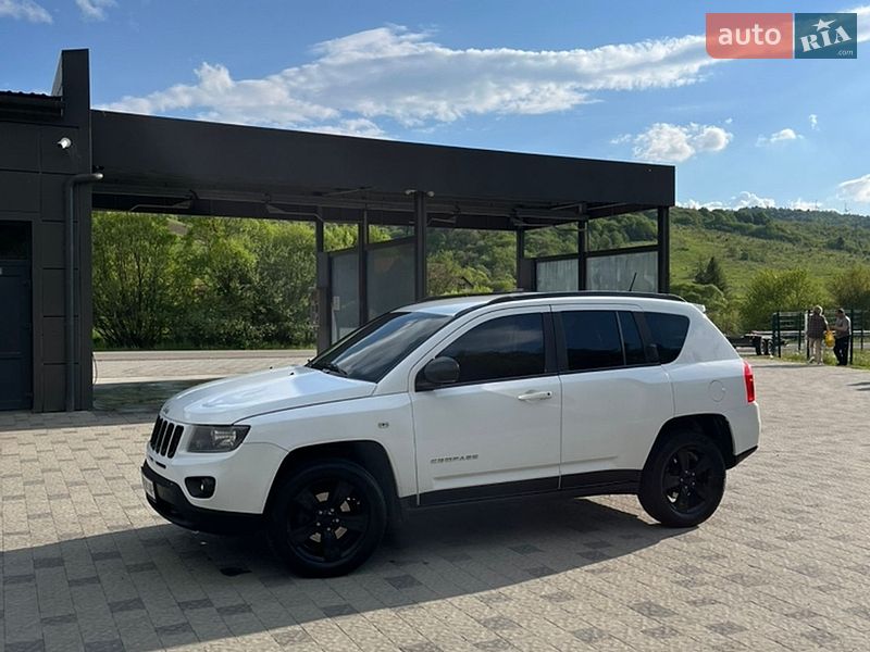 Внедорожник / Кроссовер Jeep Compass 2012 в Воловце