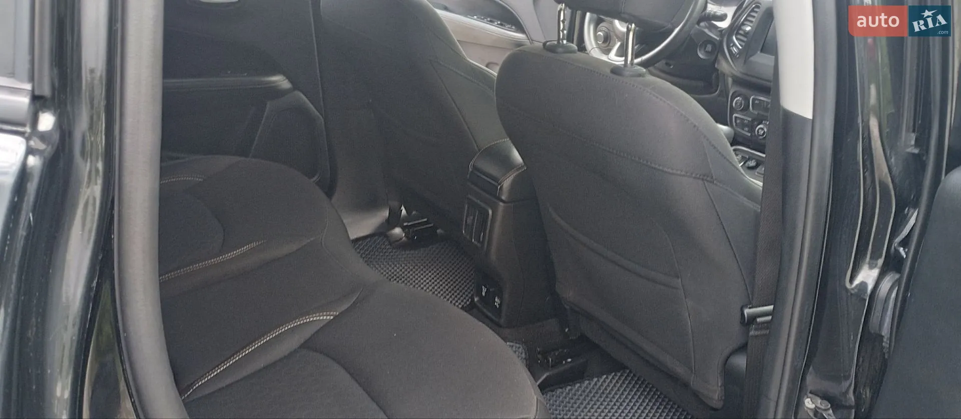 2018 Jeep Compass - мініатюра 17