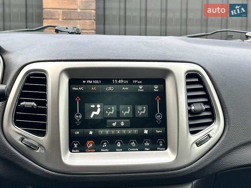 Внедорожник / Кроссовер Jeep Compass 2017 в Белогородке