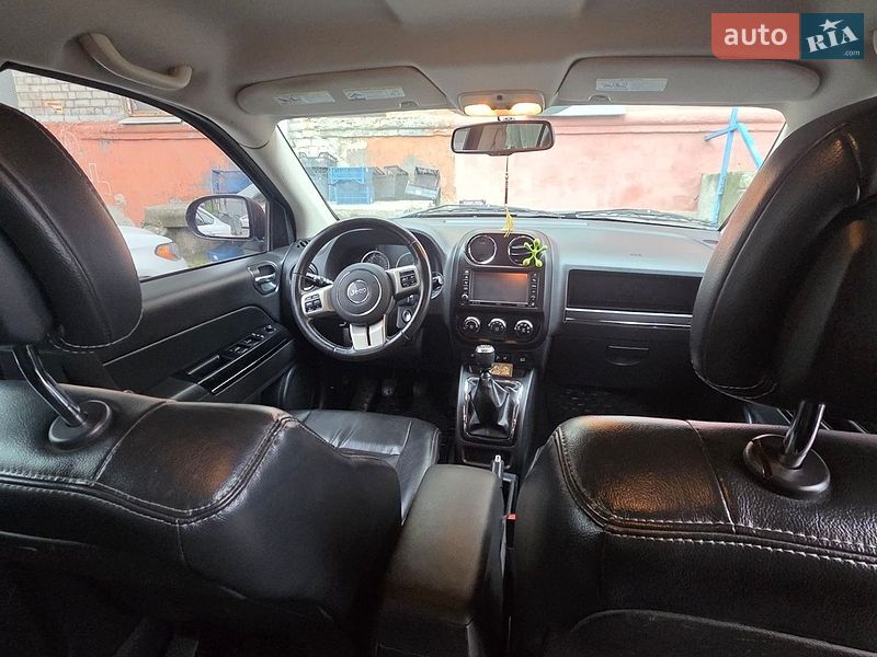 Внедорожник / Кроссовер Jeep Compass 2011 в Валках