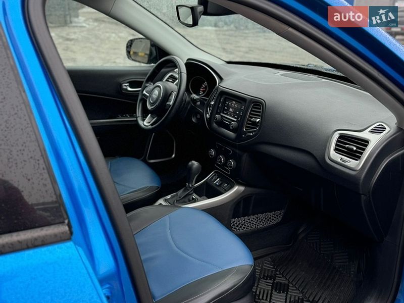 Внедорожник / Кроссовер Jeep Compass 2017 в Киеве