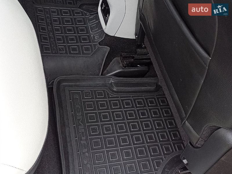 Позашляховик / Кросовер Jeep Compass 2018 в Дніпрі фото 16 Позашляховик / Кросовер Jeep Compass 2018 в Дніпрі
