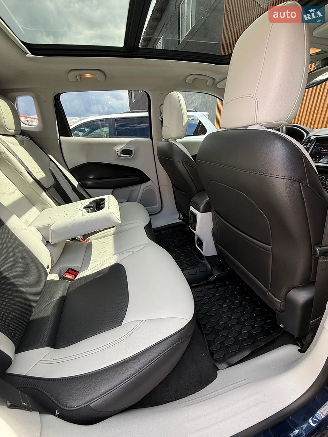 2017 Jeep Compass - мініатюра 18