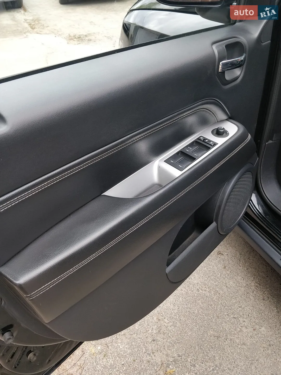2016 Jeep Compass - мініатюра 8