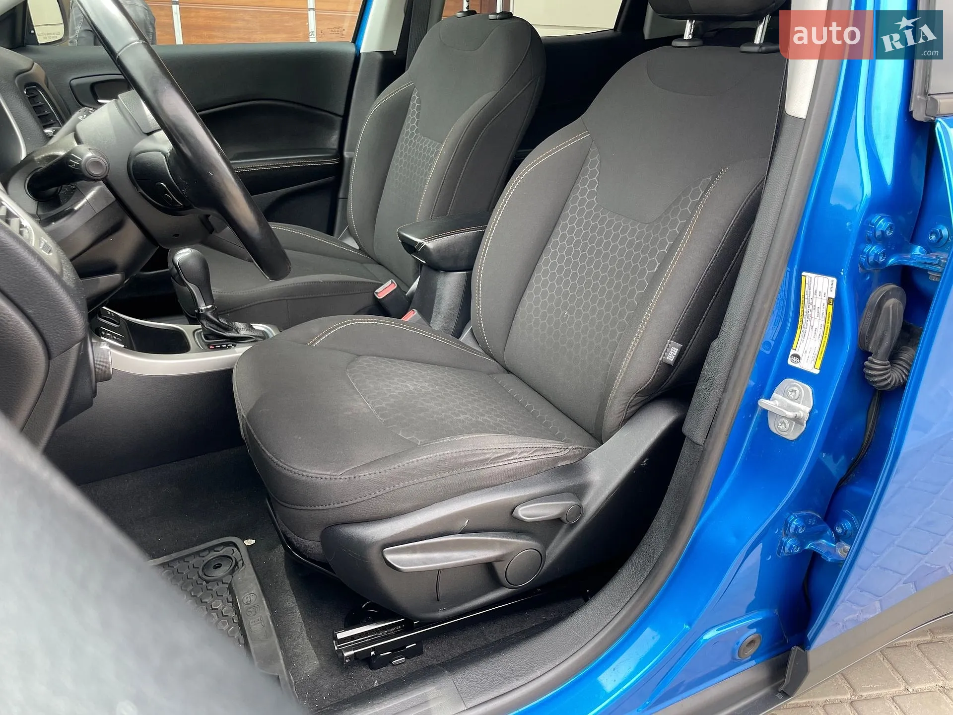 2020 Jeep Compass - мініатюра 25