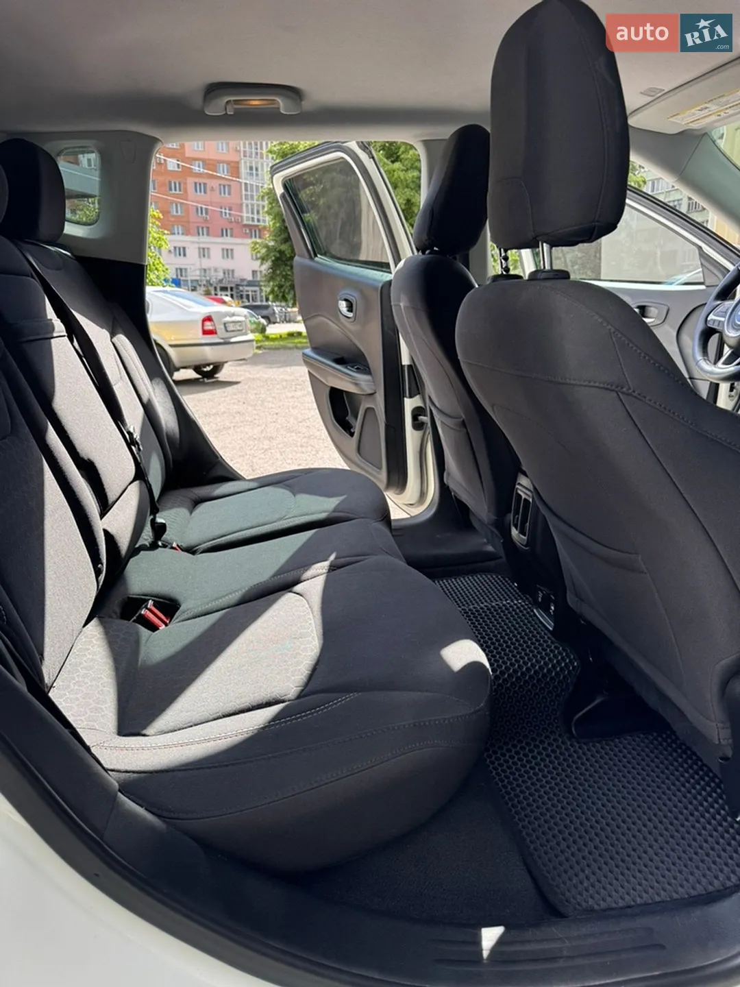 2018 Jeep Compass - мініатюра 16