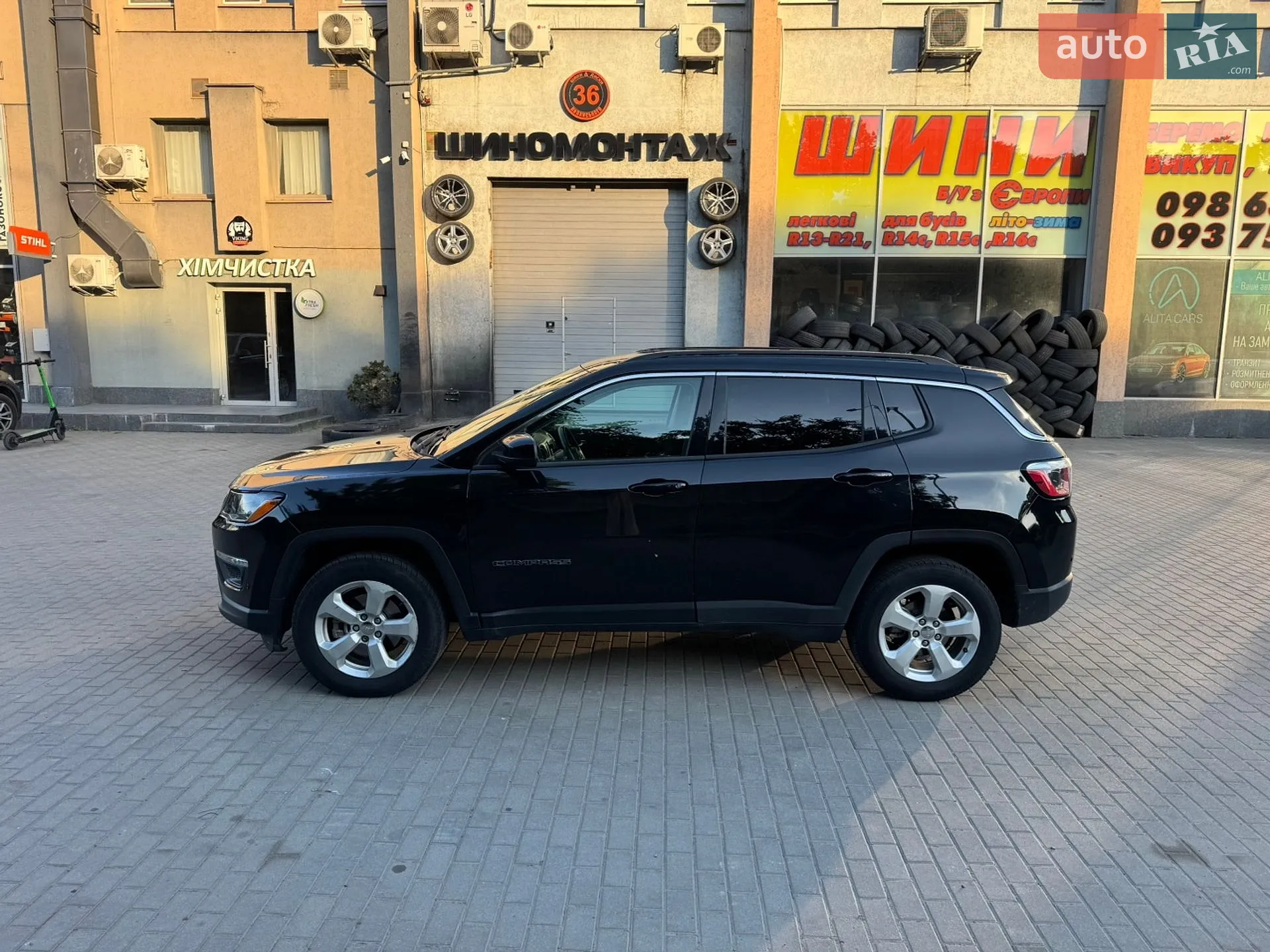 2017 Jeep Compass - мініатюра 2