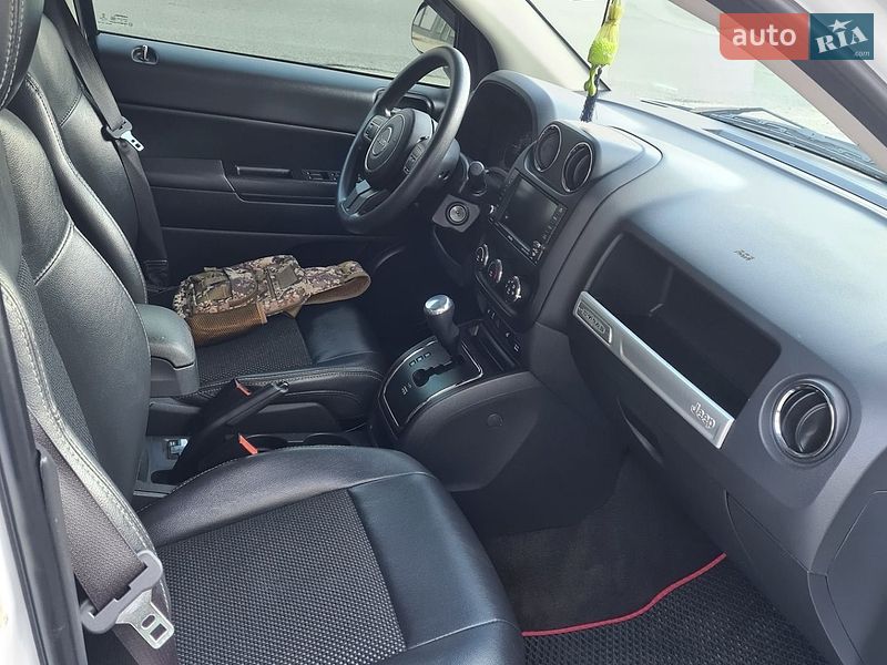 Внедорожник / Кроссовер Jeep Compass 2015 в Конотопе