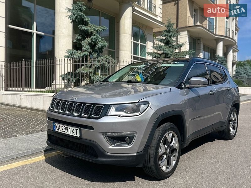 Внедорожник / Кроссовер Jeep Compass 2017 в Киеве