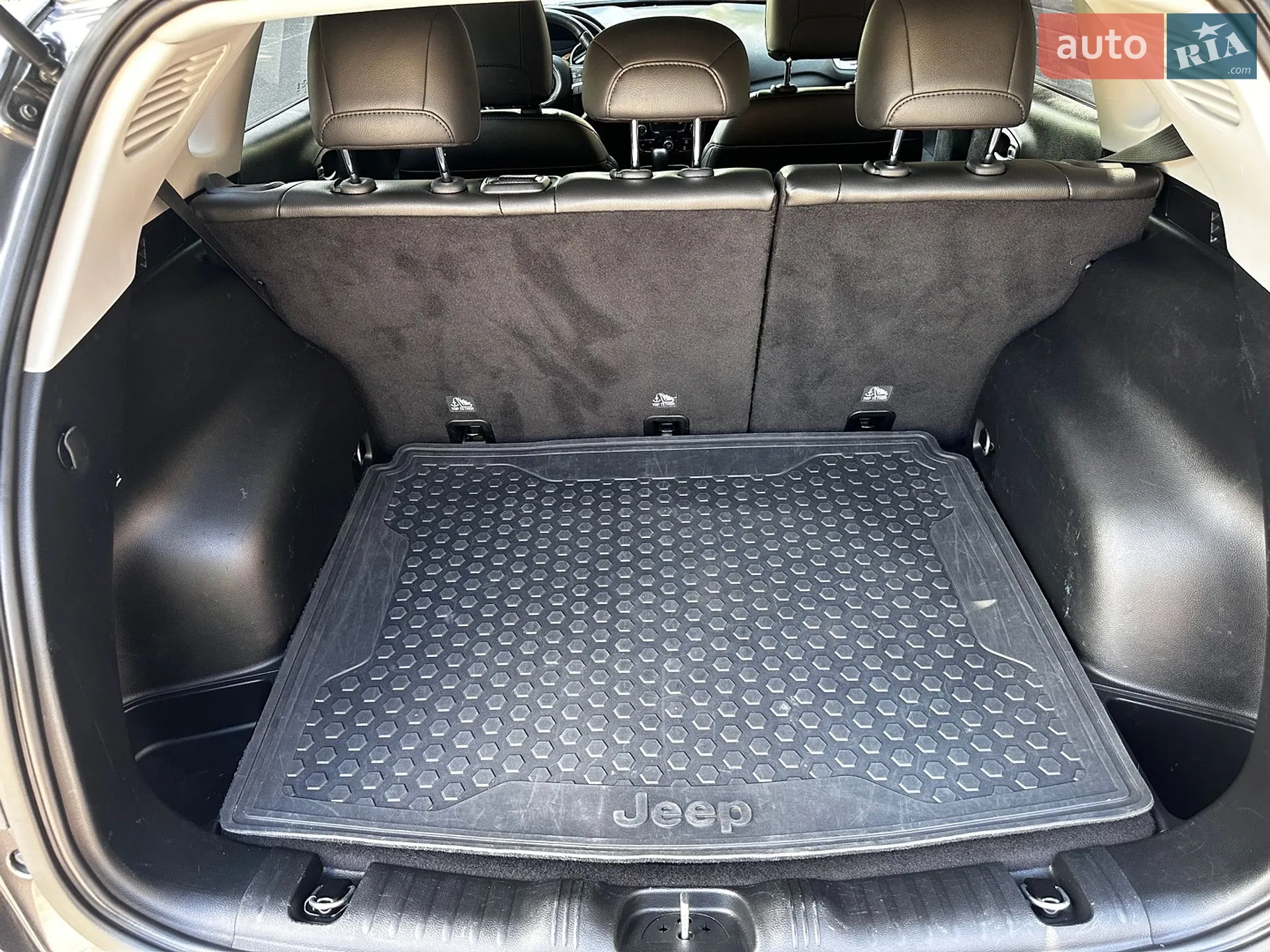 2019 Jeep Compass - мініатюра 37