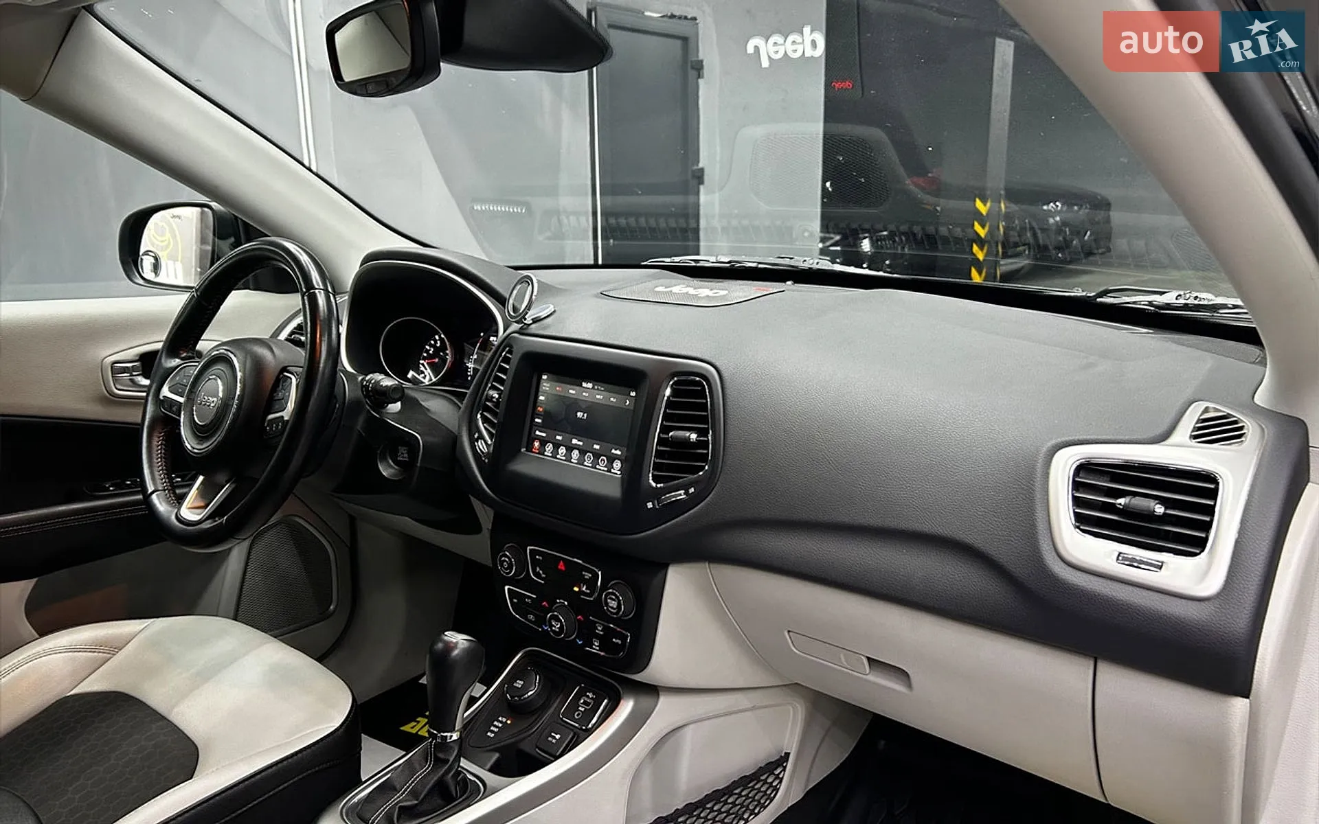 2019 Jeep Compass - мініатюра 26