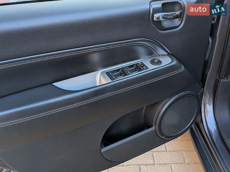 Позашляховик / Кросовер Jeep Compass 2015 в Києві