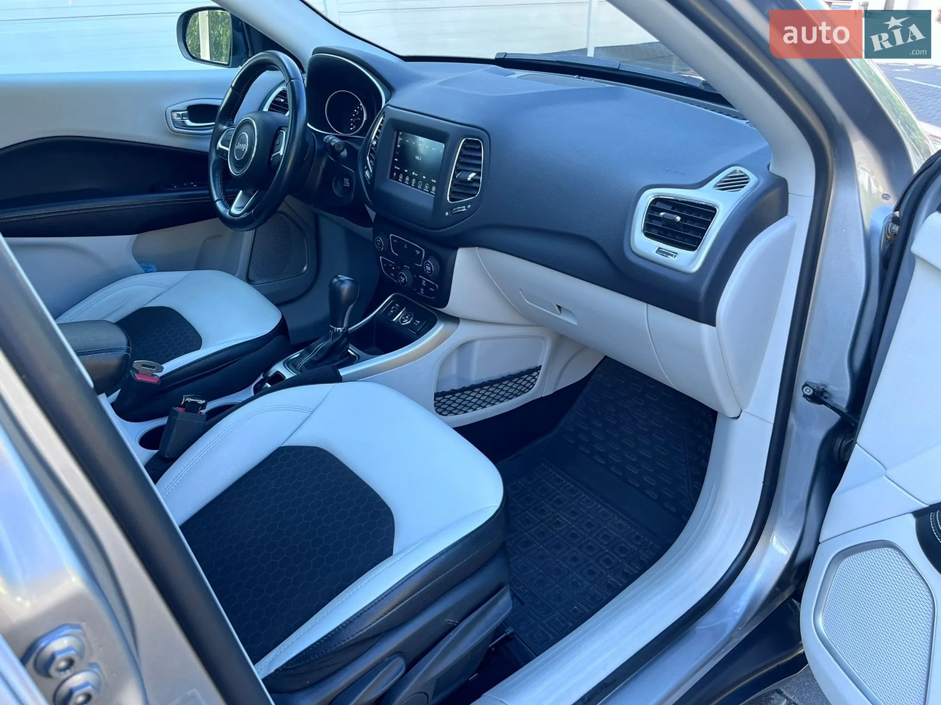 2019 Jeep Compass - мініатюра 21