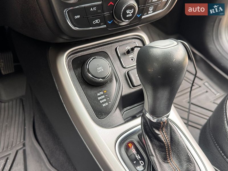 Внедорожник / Кроссовер Jeep Compass 2017 в Киеве фото 43 Внедорожник / Кроссовер Jeep Compass 2017 в Киеве