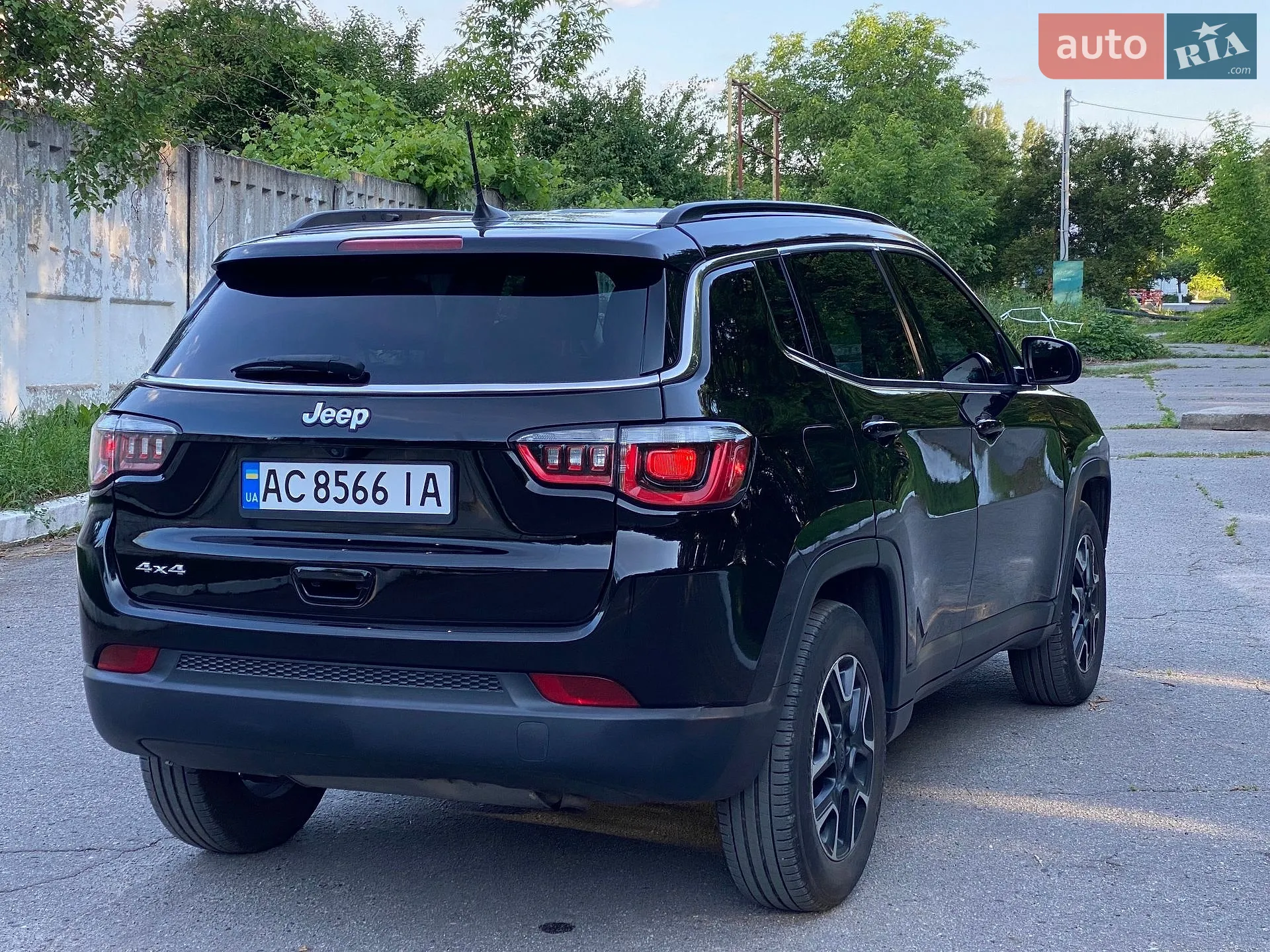 2017 Jeep Compass - мініатюра 3