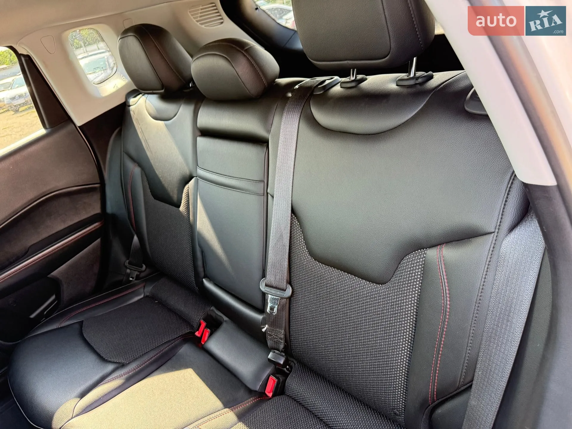 2017 Jeep Compass - мініатюра 12