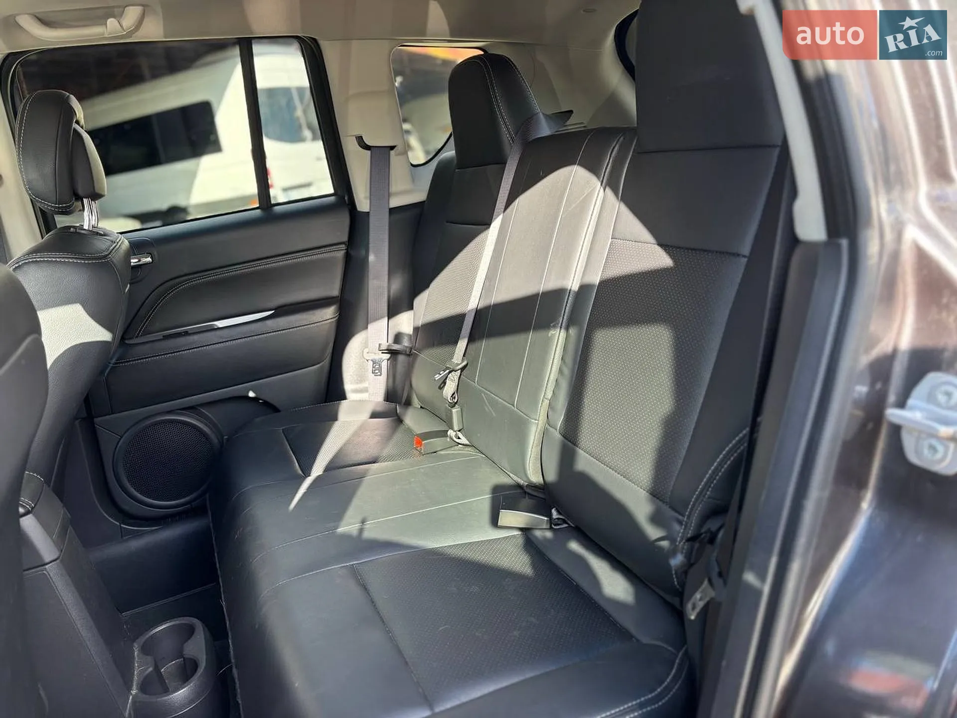 2016 Jeep Compass - мініатюра 38