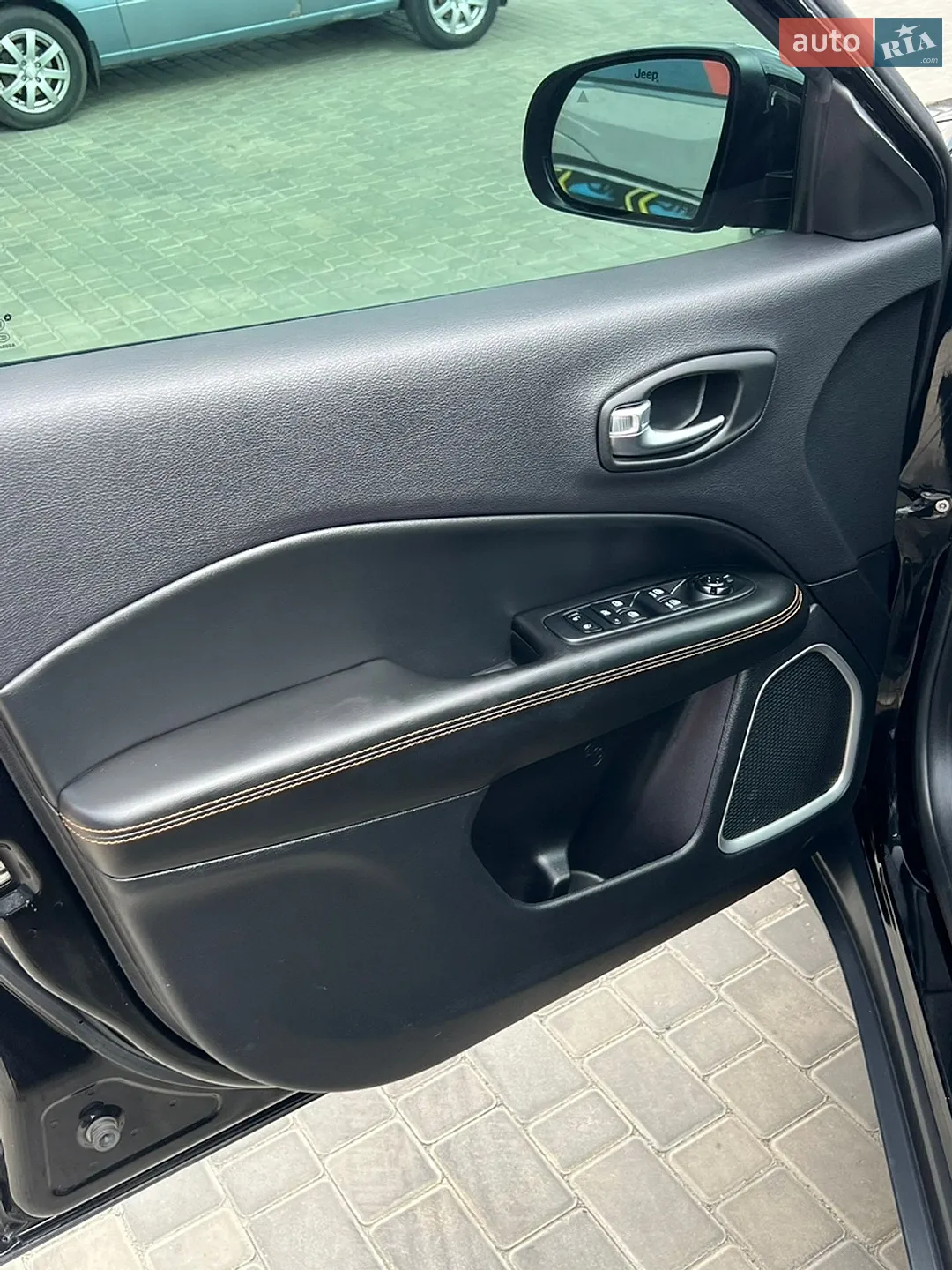 2017 Jeep Compass - мініатюра 27