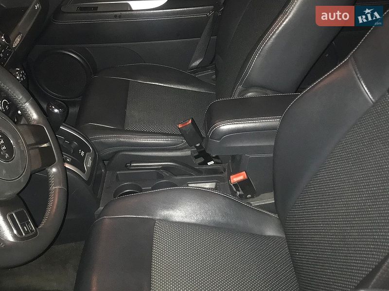 Позашляховик / Кросовер Jeep Compass 2012 в Києві