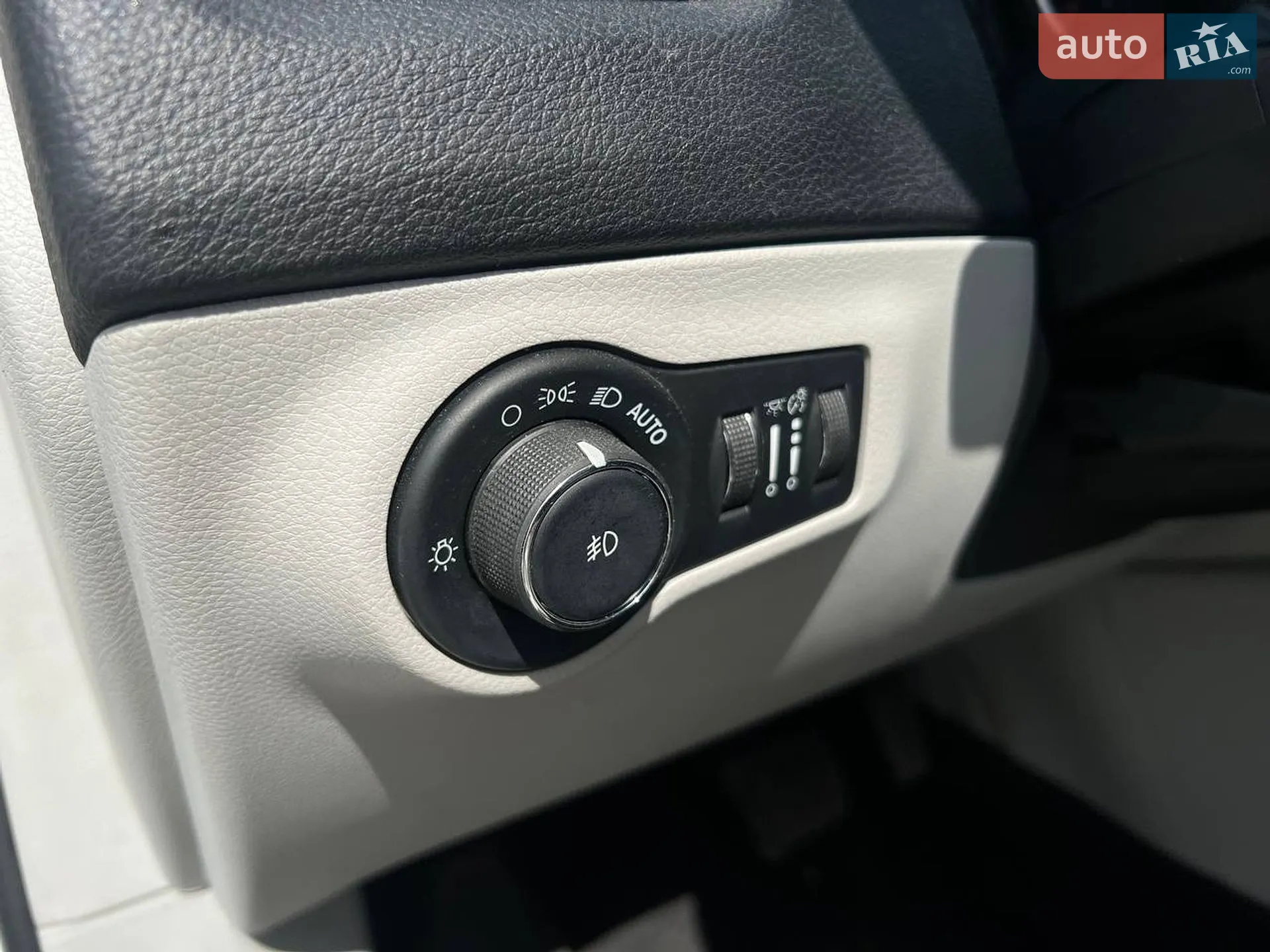 2017 Jeep Compass - мініатюра 16