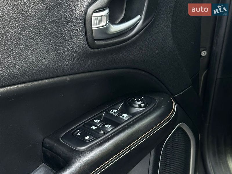 Внедорожник / Кроссовер Jeep Compass 2018 в Харькове