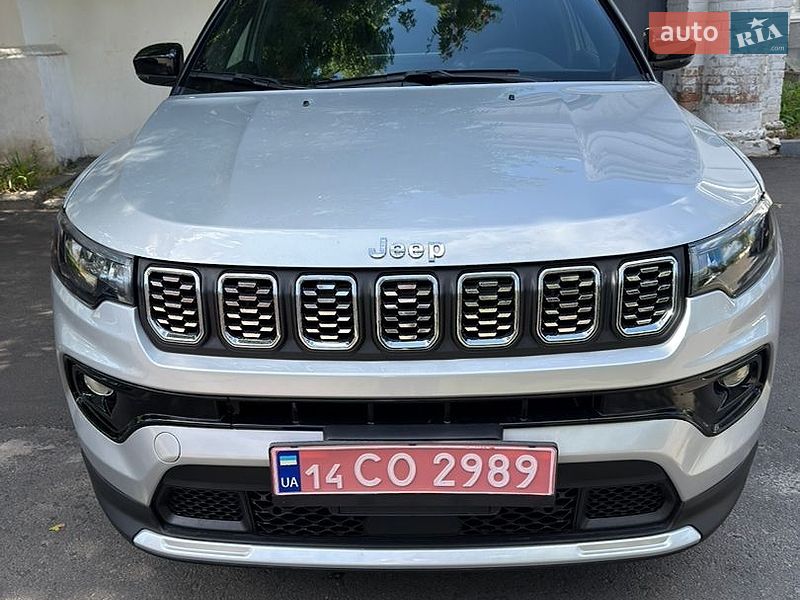 Jeep Compass, photos from the listing