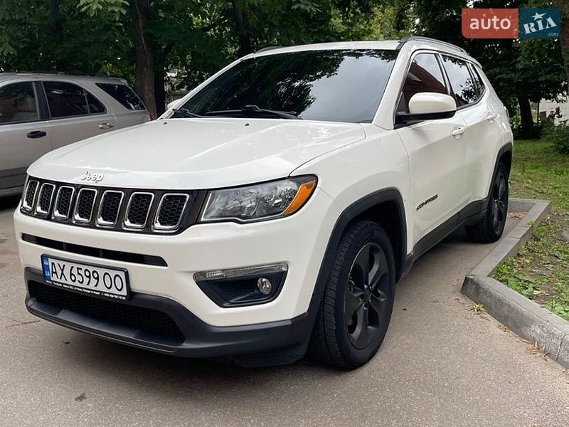 Jeep Compass, photos from the listing
