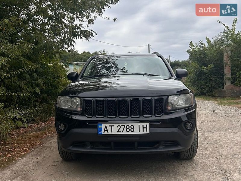 Внедорожник / Кроссовер Jeep Compass 2012 в Надворной