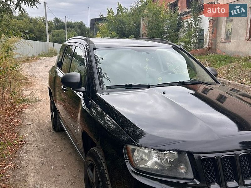 Внедорожник / Кроссовер Jeep Compass 2012 в Надворной
