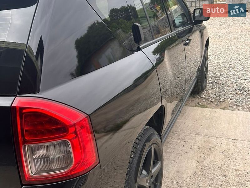 Внедорожник / Кроссовер Jeep Compass 2012 в Надворной