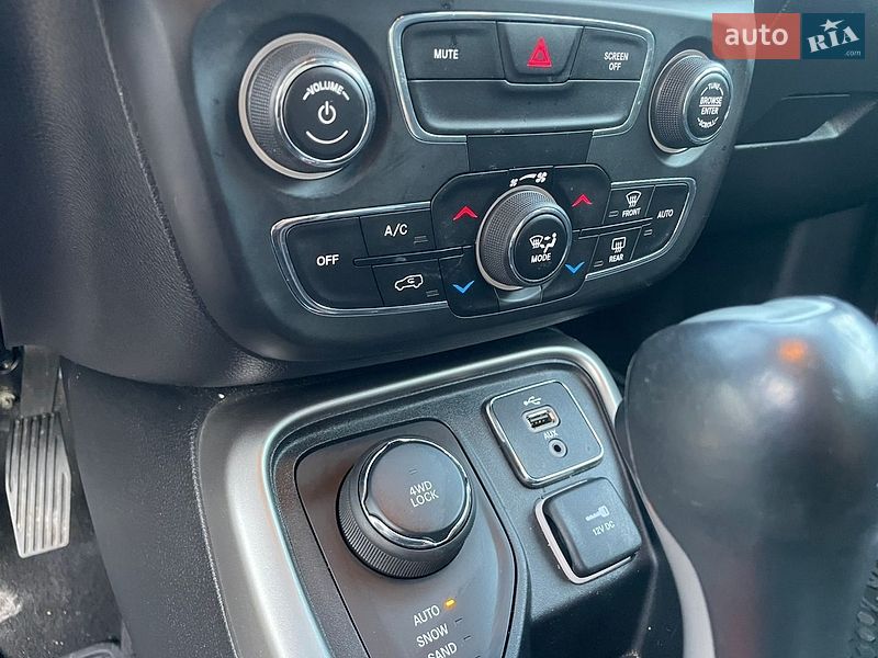Позашляховик / Кросовер Jeep Compass 2017 в Лубнах фото 35 Позашляховик / Кросовер Jeep Compass 2017 в Лубнах