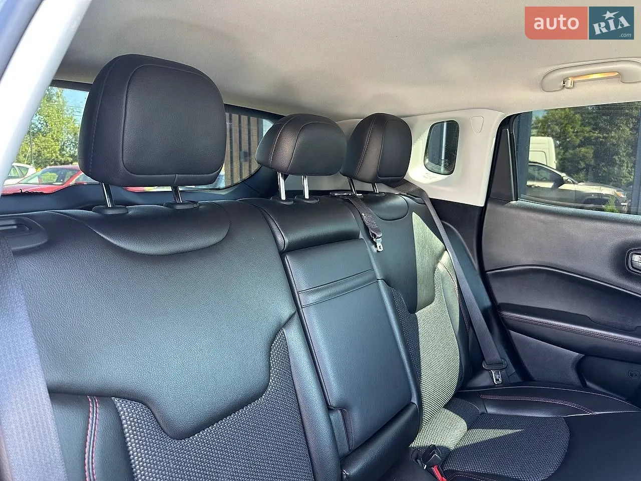 2019 Jeep Compass - мініатюра 19