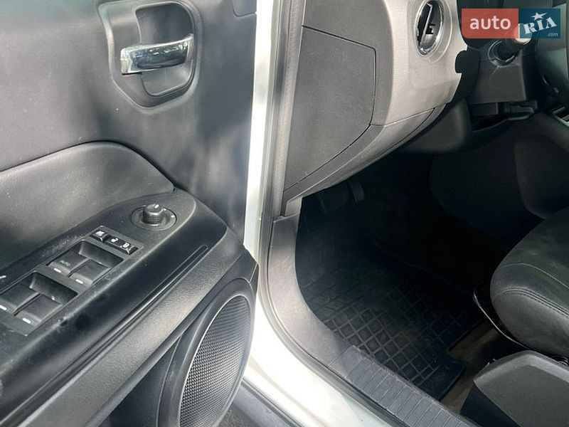 Позашляховик / Кросовер Jeep Compass 2016 в Житомирі фото 15 Позашляховик / Кросовер Jeep Compass 2016 в Житомирі